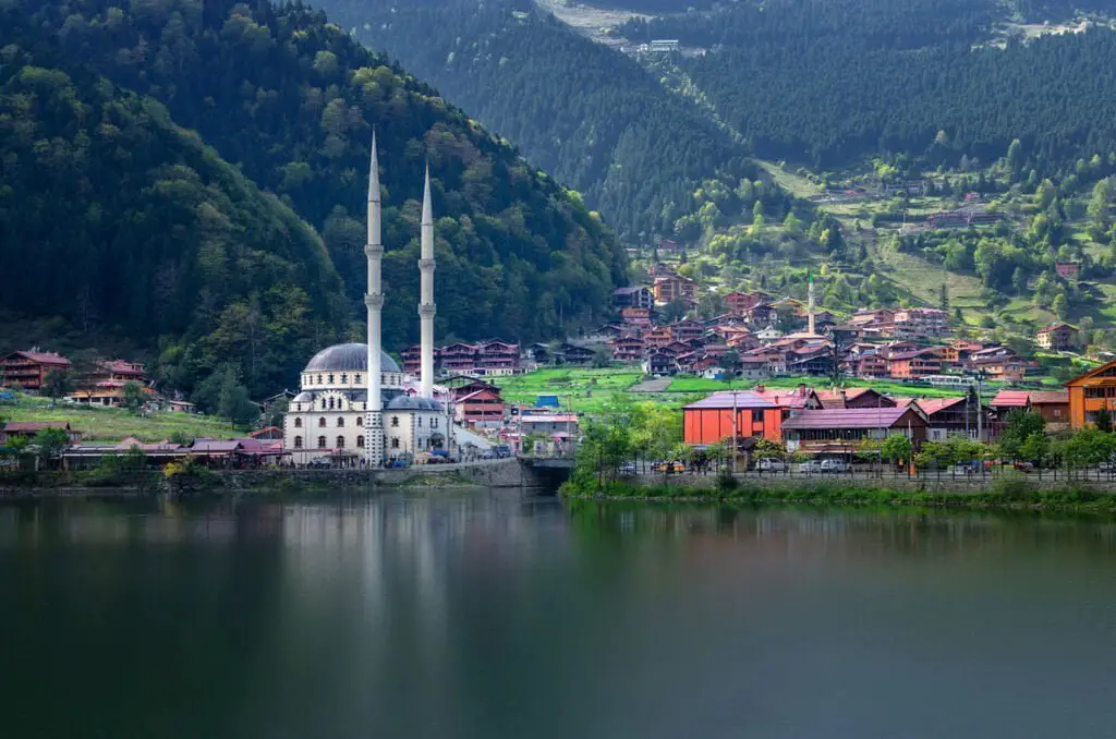 uzungol-lake-in-Trabzon