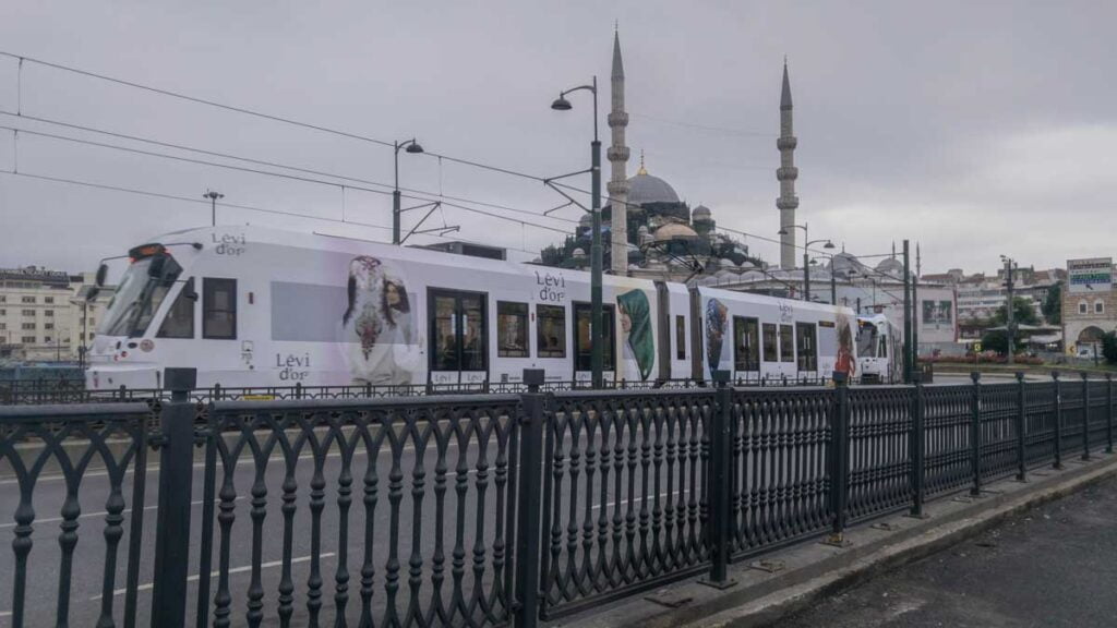 Istanbul's-Transprtaton---Tramvay